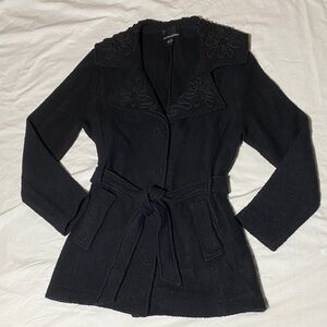 Cynthia Rowley Black 100% Wool unlined, Belted Coat with floral lapel- women-L